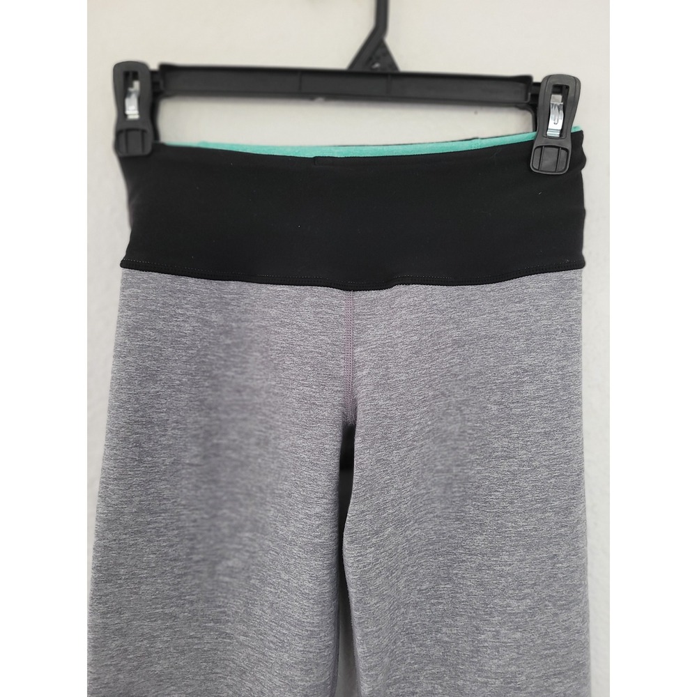 Lululemon Capri Wide Leggings Black Waist Grey Reversible‎ Activewear Size 2 #7 - Picture 4 of 6